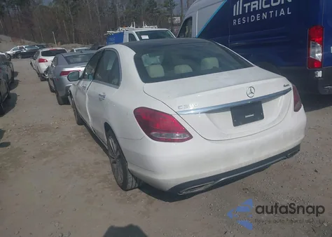 2018 Mercedes-Benz C 300 4Matic z USA, uszkodzony, nr VIN WDDWF4KB2JR424118